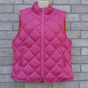 SIZE L. Tommy Hilfiger quilted down puffer vest.